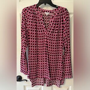 NWT Crown and Ivy, long tunic top black and pink print, size medium